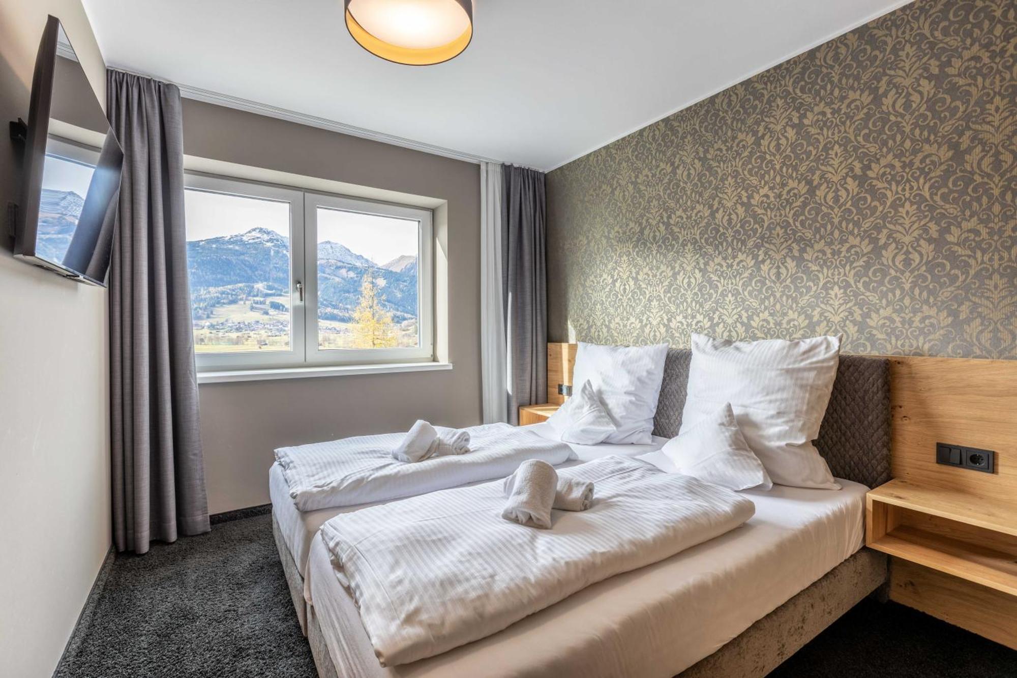 Two-Bedroom Apartment,1322548210:JPEG